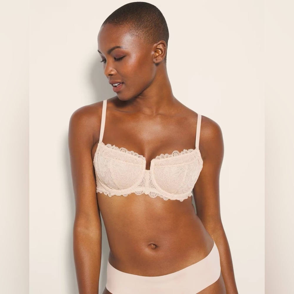 Soma NWT EMBRACEABLE Signature Lace Balconette Bra 38C Porcelain Pink Adjustable